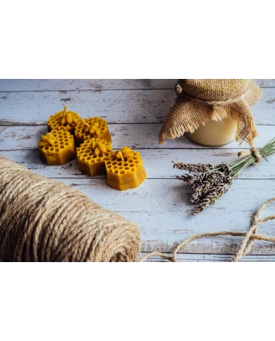 Świece z wosku pszczelego