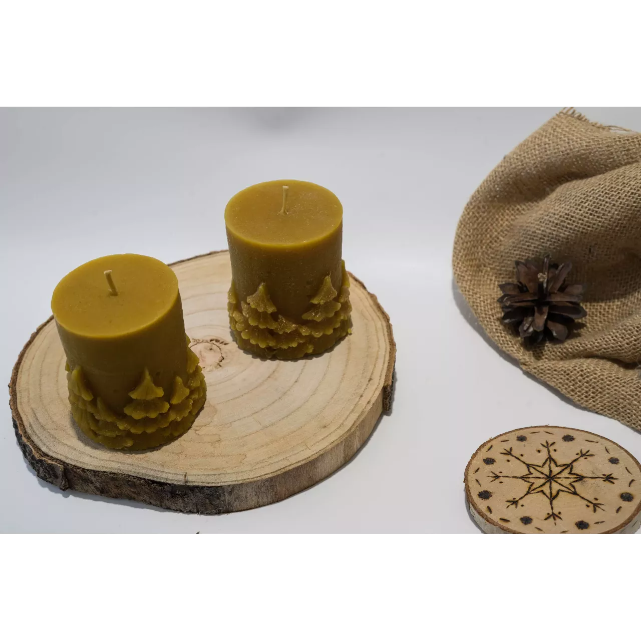 Świeca z wosku pszczelego - motyw świąteczny - PROMOCJA