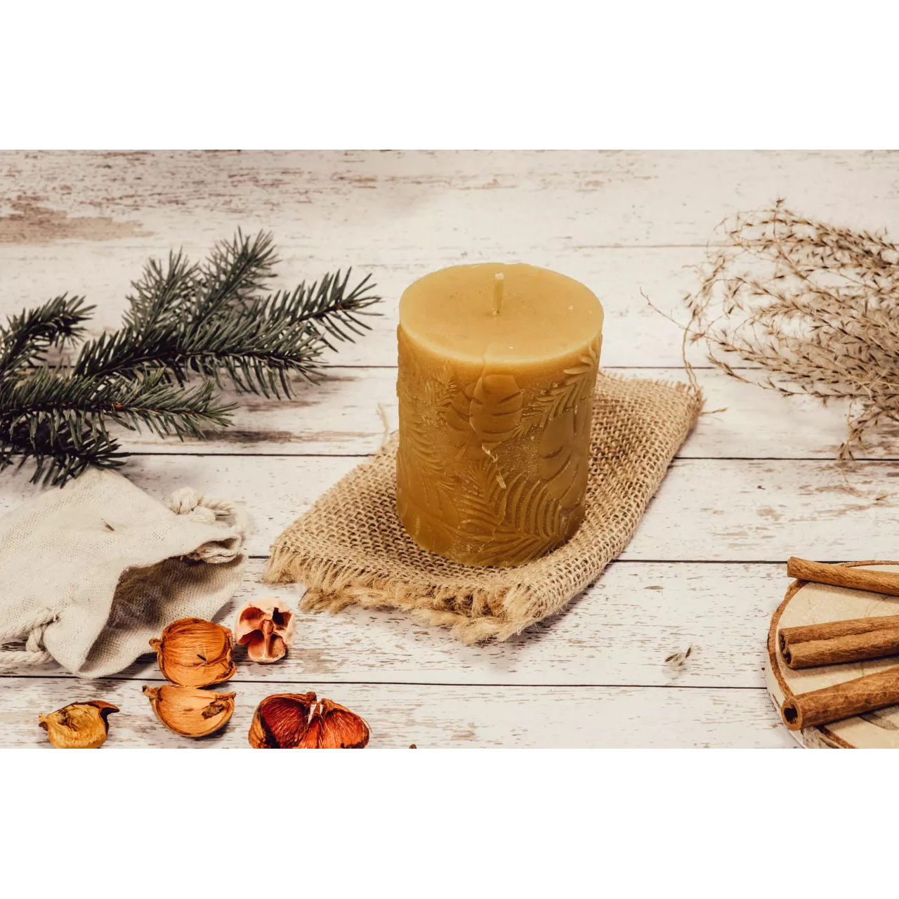 Świeca z wosku pszczelego motyw monstery