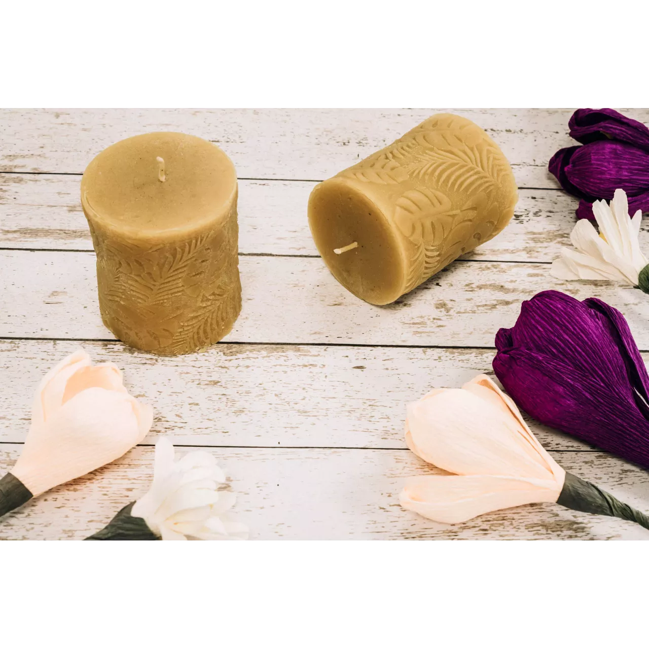 Świeca z wosku pszczelego motyw monstery