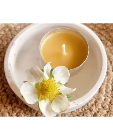 Świeca tealight podgrzewacz z wosku pszczelego w podstawce z odlewu gipsowego