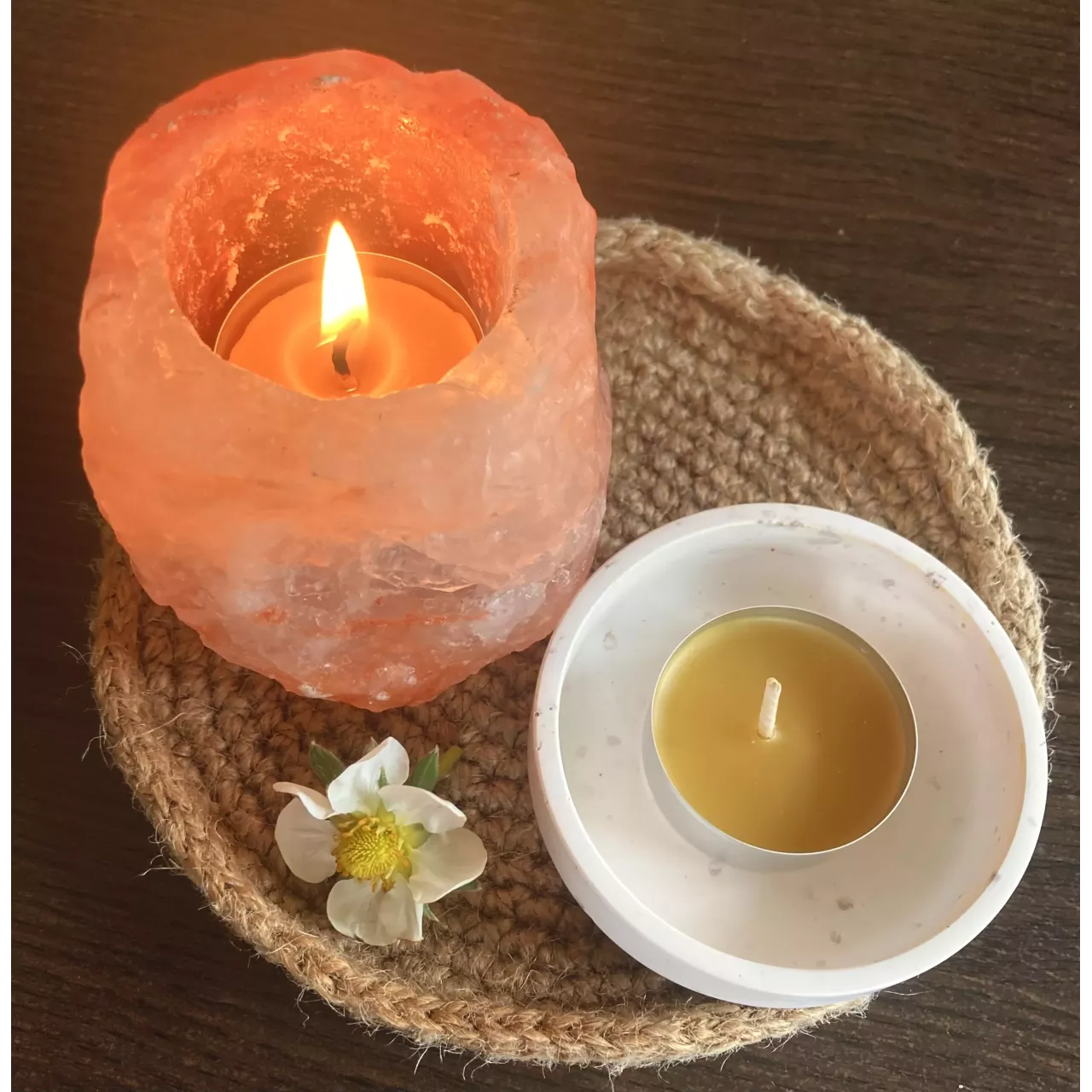 Tealight z wosku naturalnego, podgrzewacz w świeczniku ze skały solnej
